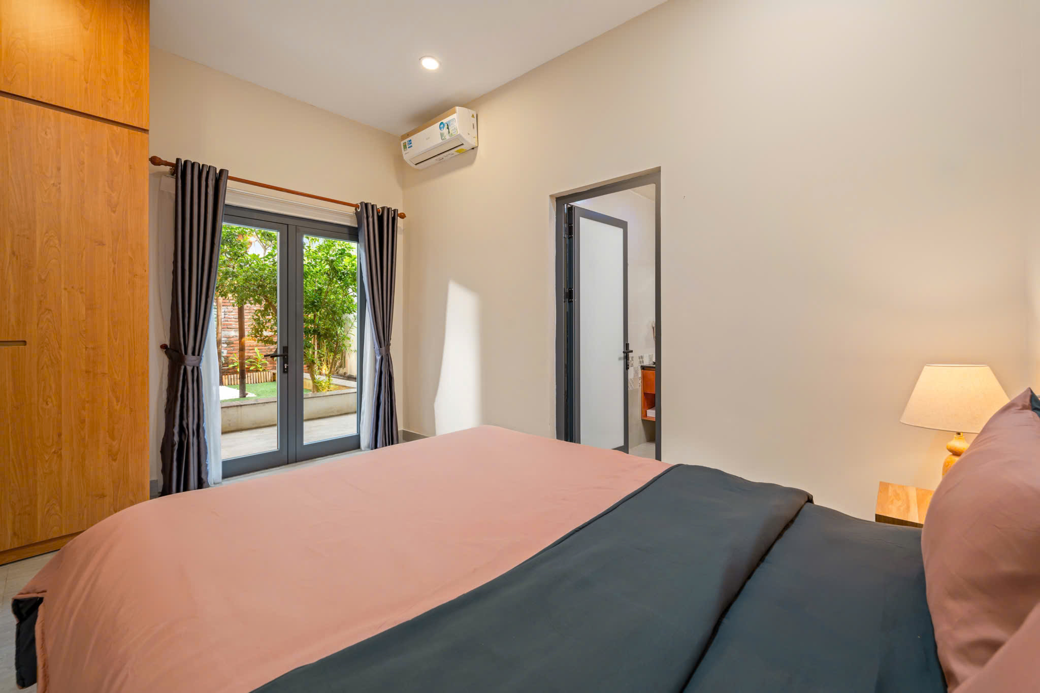 Phòng ngủ tiện nghi tại Camelia Villa Đà Nẵng